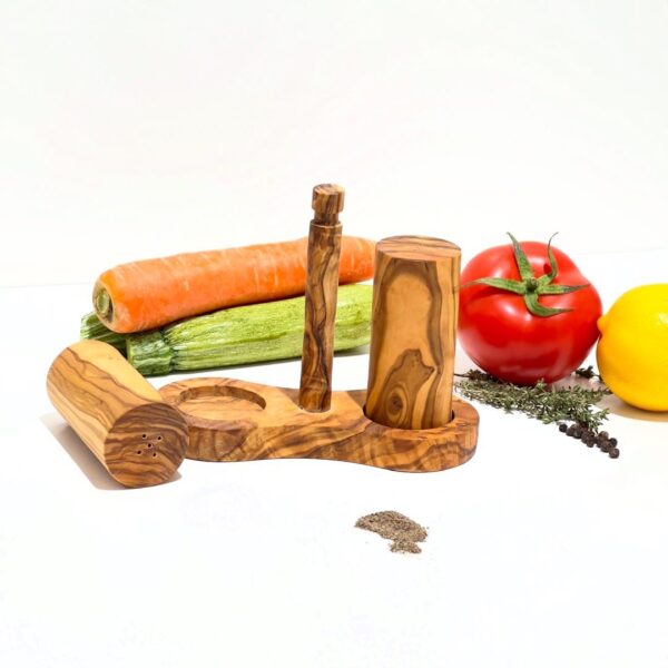 Des salière pour sel et poivre en bois d’Olivier