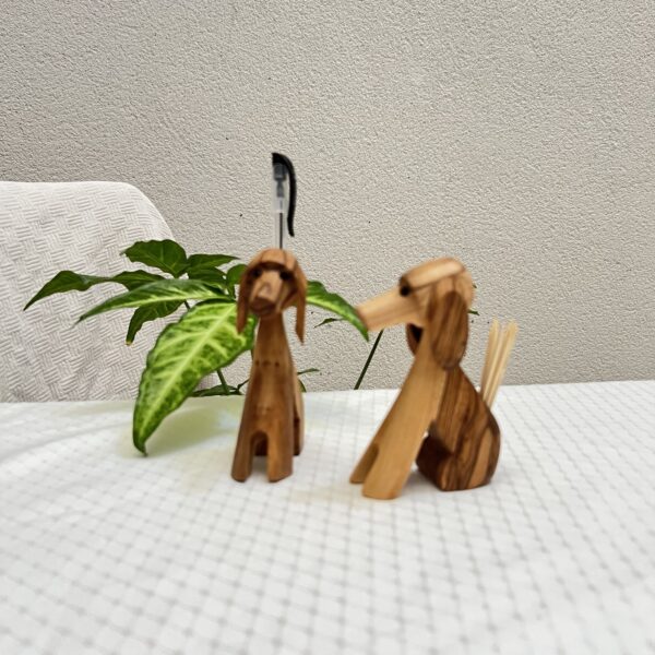 Chien porte cure-dents ou stylo