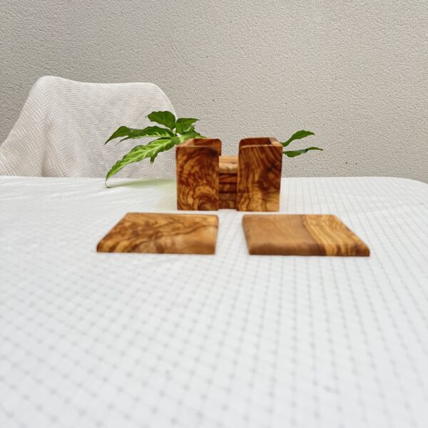 Sous tasse carrée avec boîte